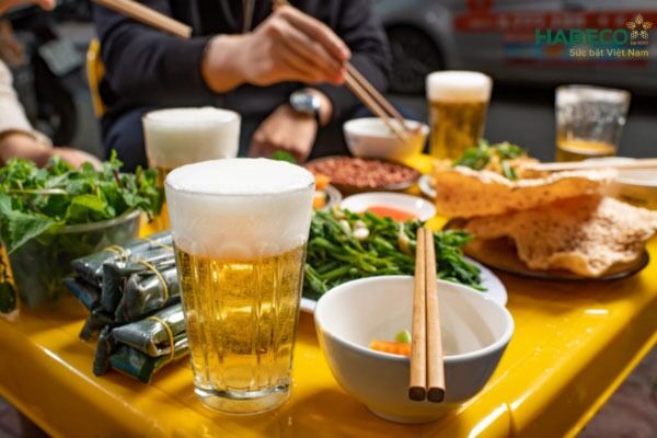 Capture the lively spirit of Hanoi’s cultural drink